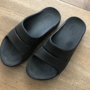 Oofos sandals